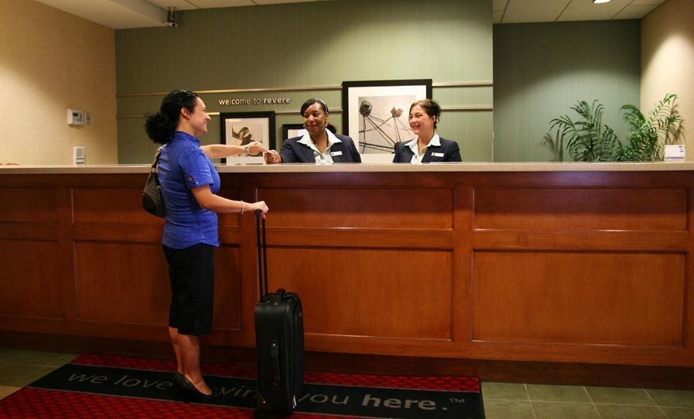 Hampton Inn Boston Logan Airport Interior photo