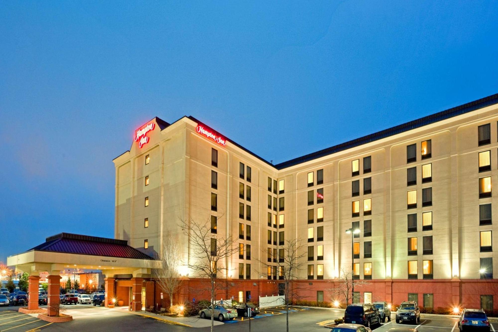 Hampton Inn Boston Logan Airport Exterior photo