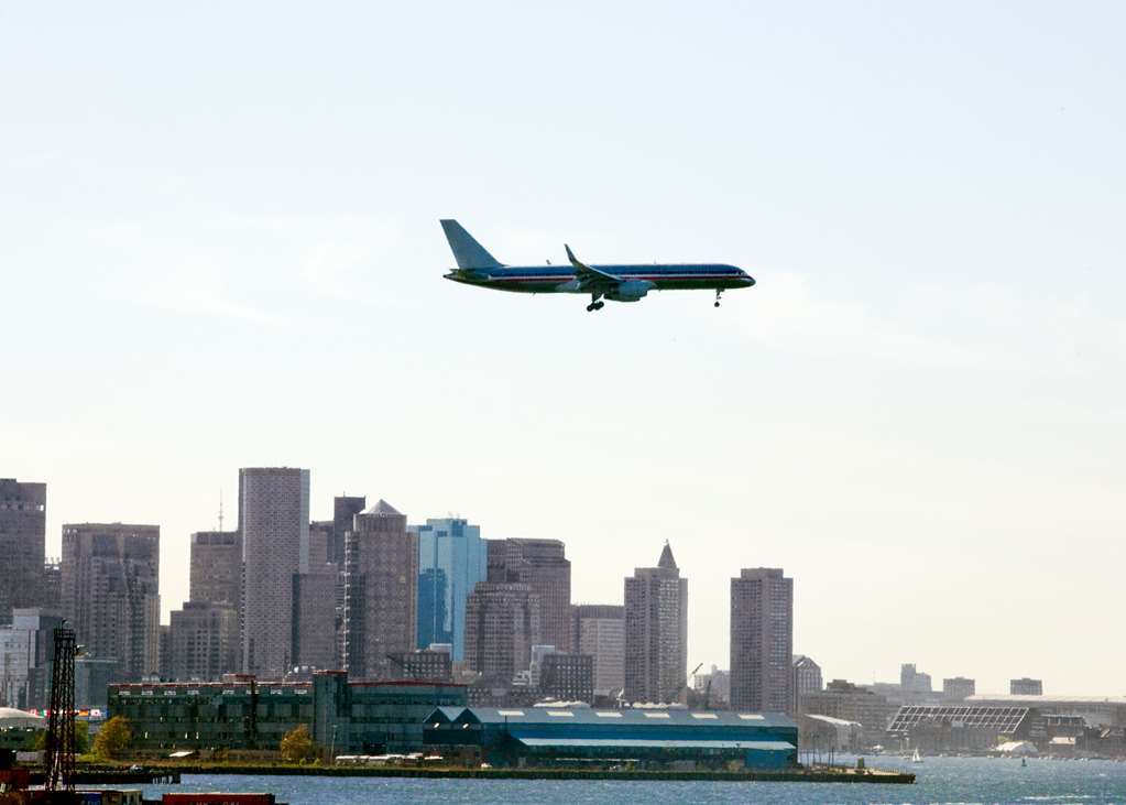 Hampton Inn Boston Logan Airport Exterior photo