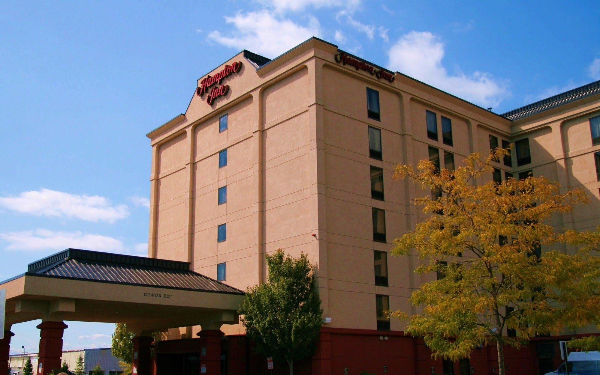 Hampton Inn Boston Logan Airport Exterior photo