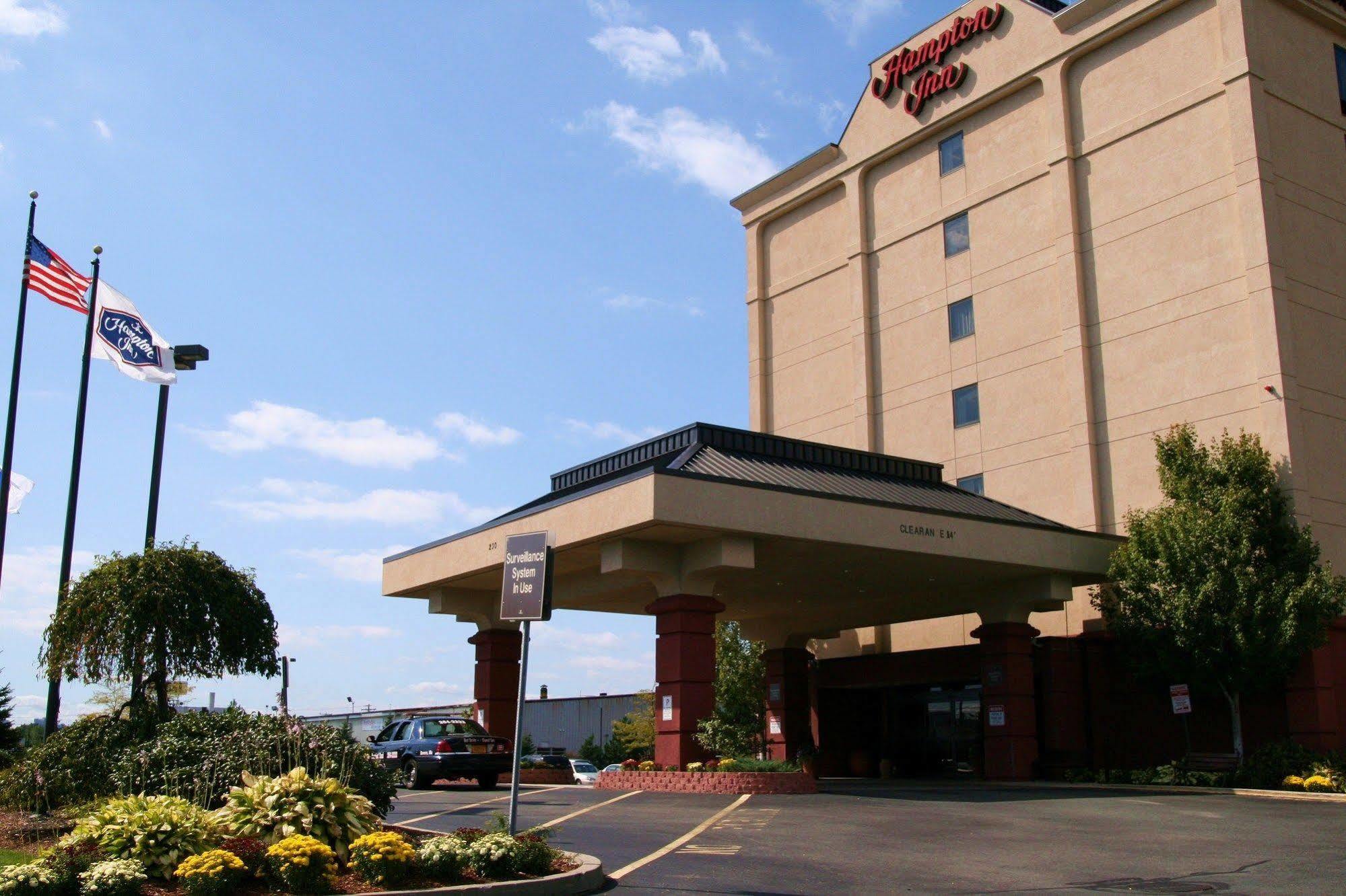 Hampton Inn Boston Logan Airport Exterior photo